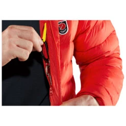 FJÄLLRÄVEN Expedition Pack Down Hoodie - Donsjack 27 FJÄLLRÄVEN Expedition Pack Down Hoodie - Donsjack -Outdoor Winterkleding Winkel fjaellraeven expedition pack down hoodie donsjack detail 5